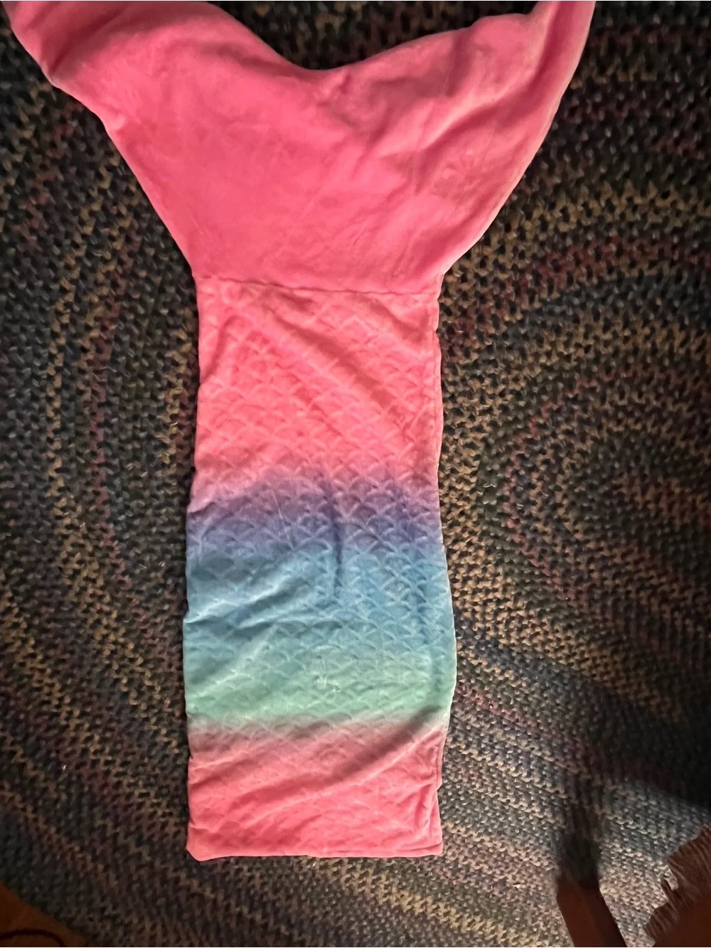 Pink Gradient Mermaid Tail Blanket